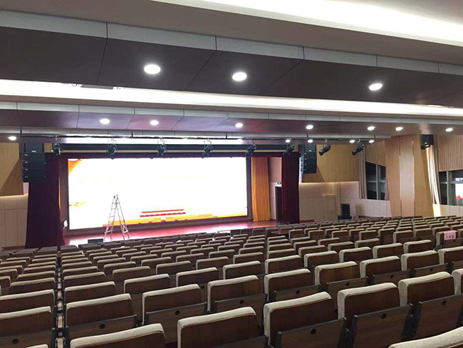 ● 深圳市新安中学（集团）外国语学校报告厅