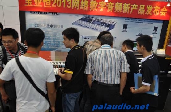 宝业恒展位“人满为患”,被人们围得水泄不通。